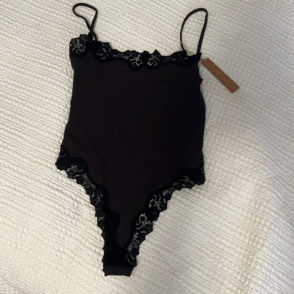 brand new skims bodysuit